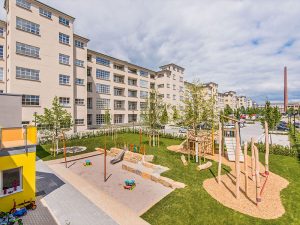 Salamander Areal, Kornwestheim, Hofansicht mit Kita
